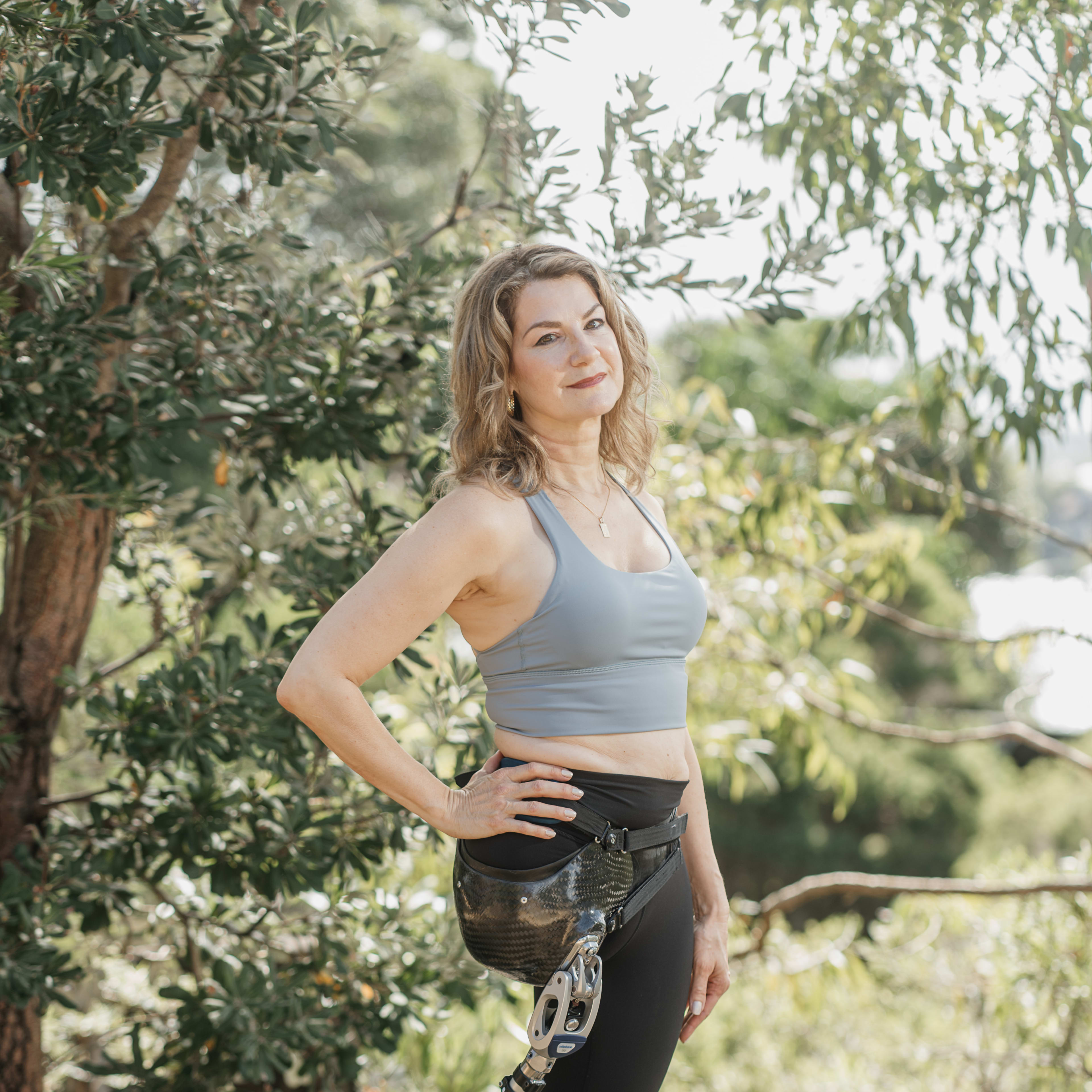 Anne_Leg-Through-Hip-Prosthesis_Lifestyle_06