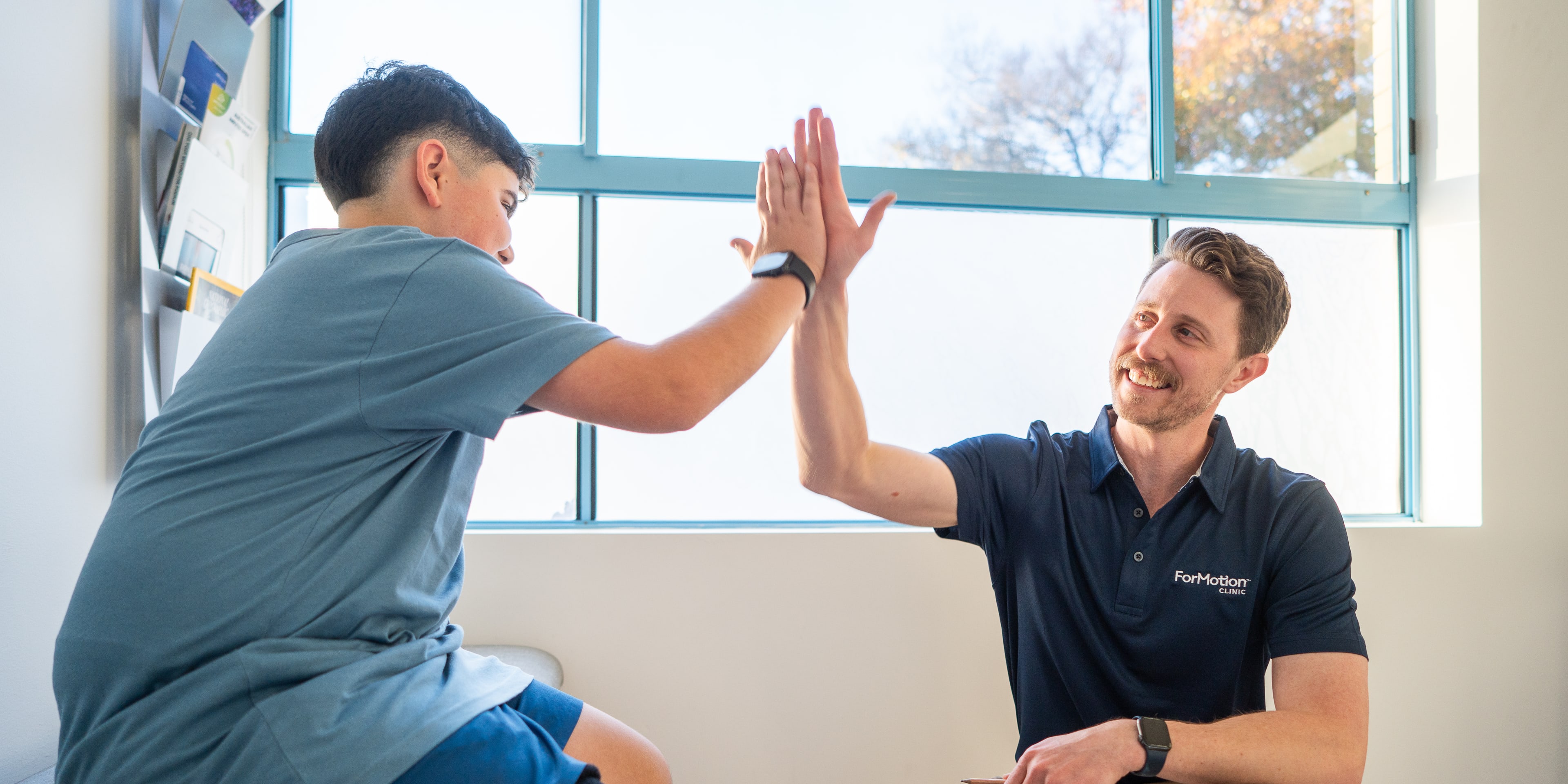 LL_Nicolas-and-Clinician_Lifestyle-Image_03