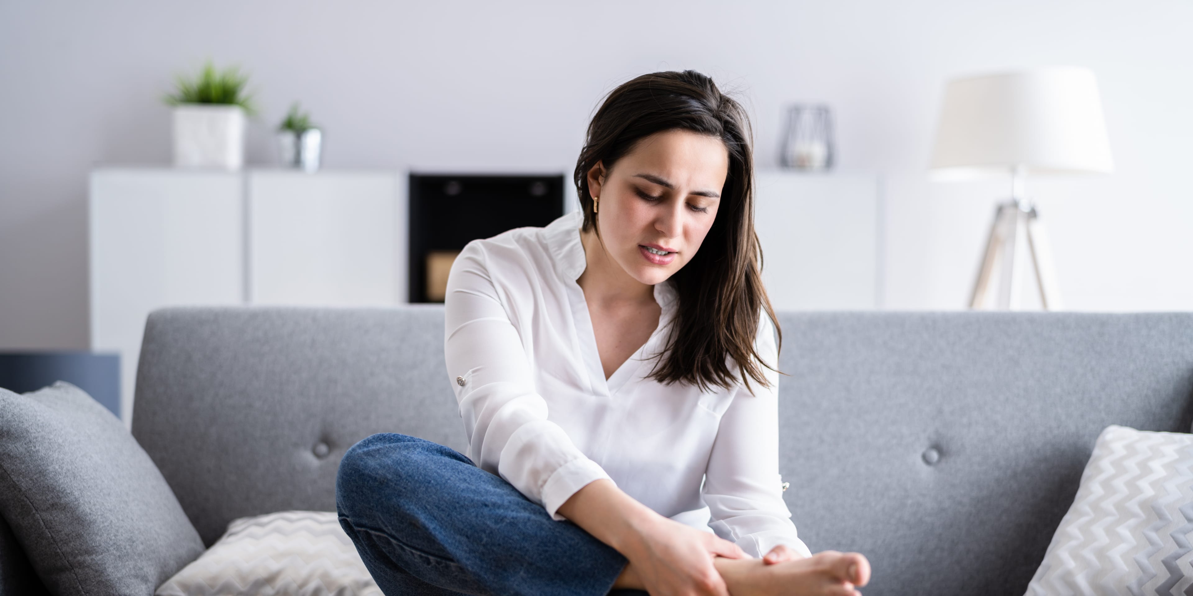 AdobeStock_432431215_feet