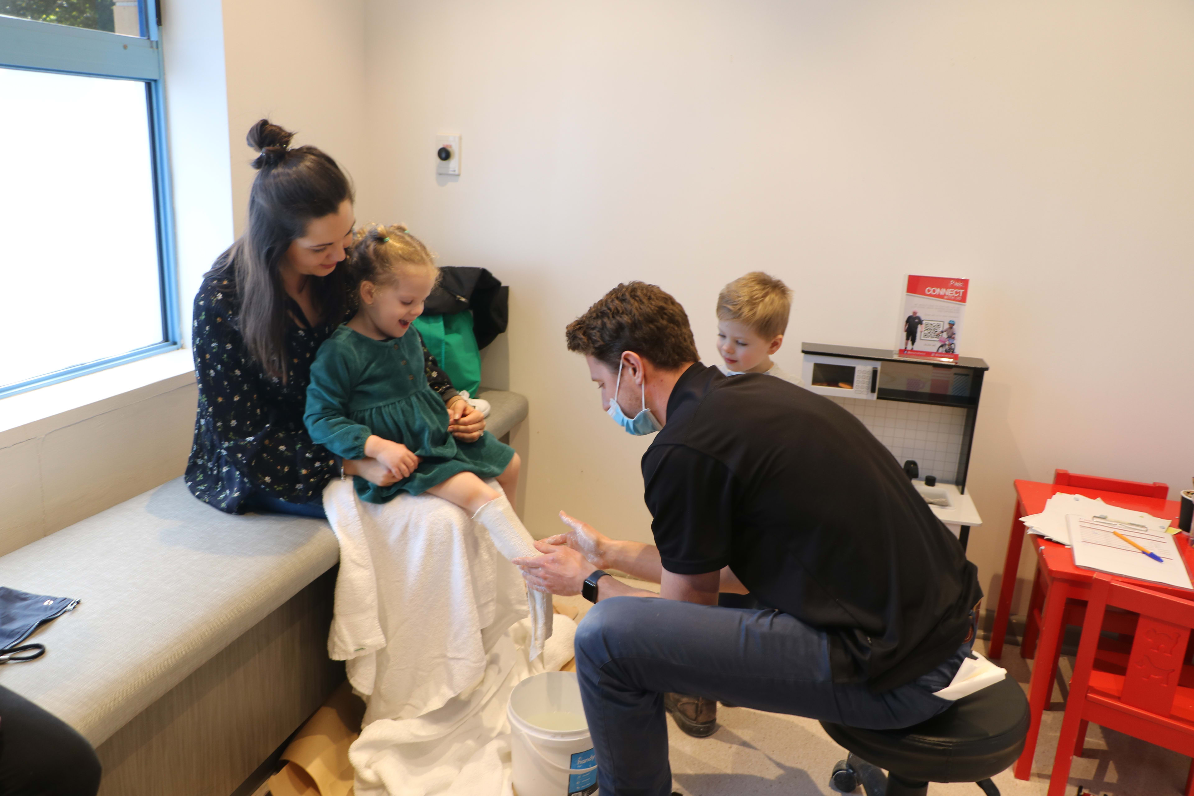 Paediatric_Casting_Lifestyle-Image