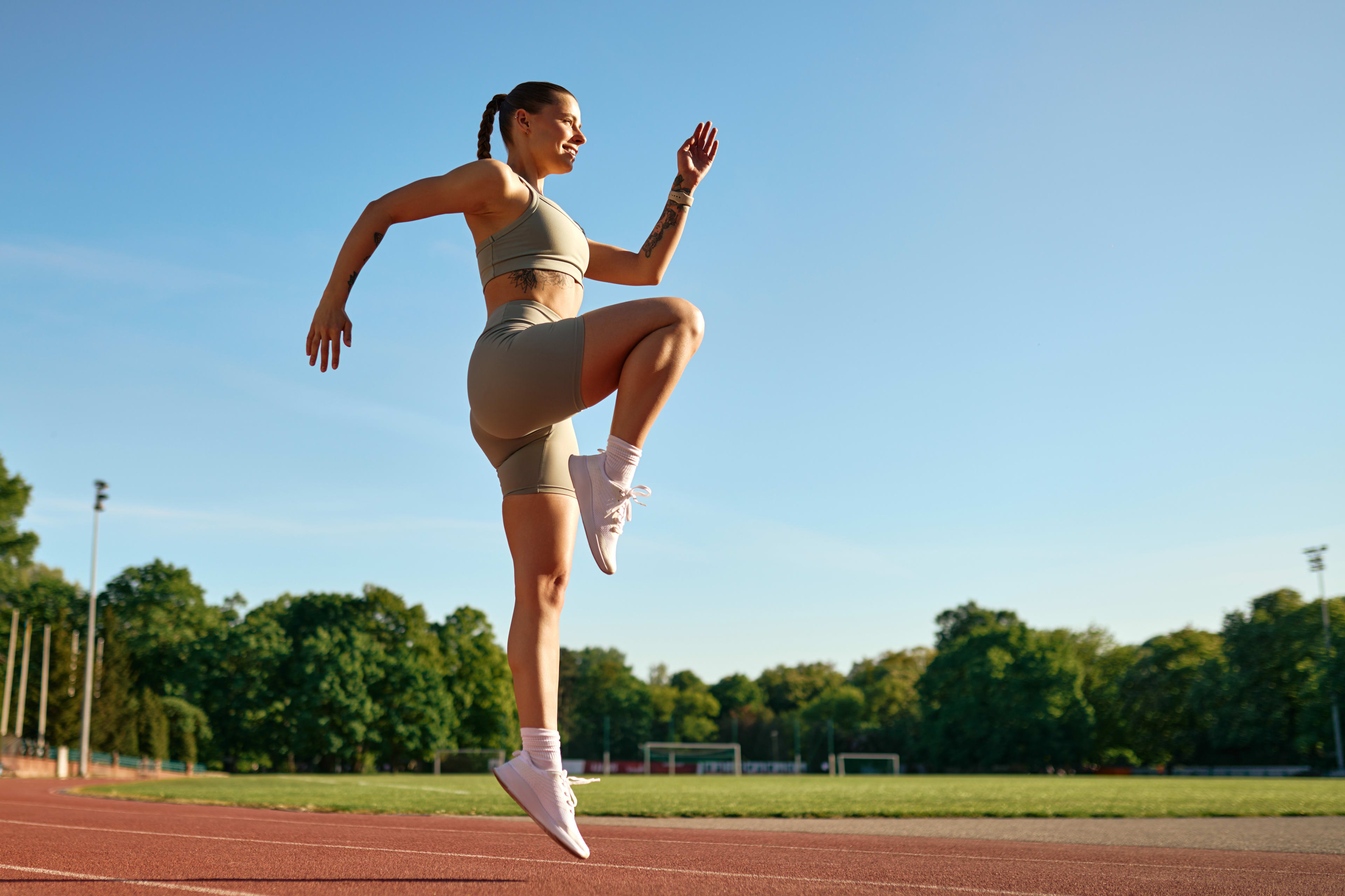 AdobeStock_1558638269_knee