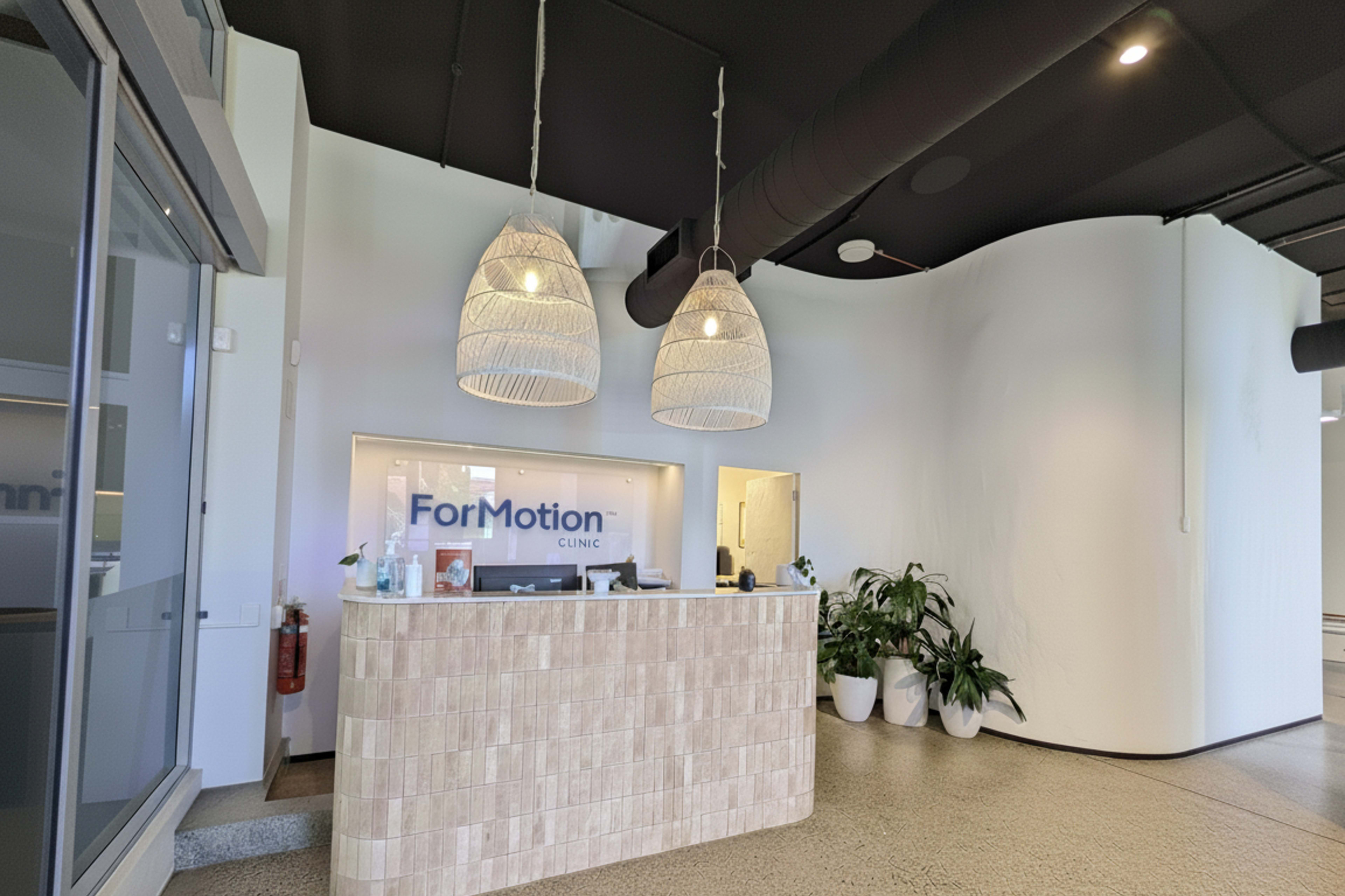 Upper-X_ForMotion-Clinic-Lifestyle-Image