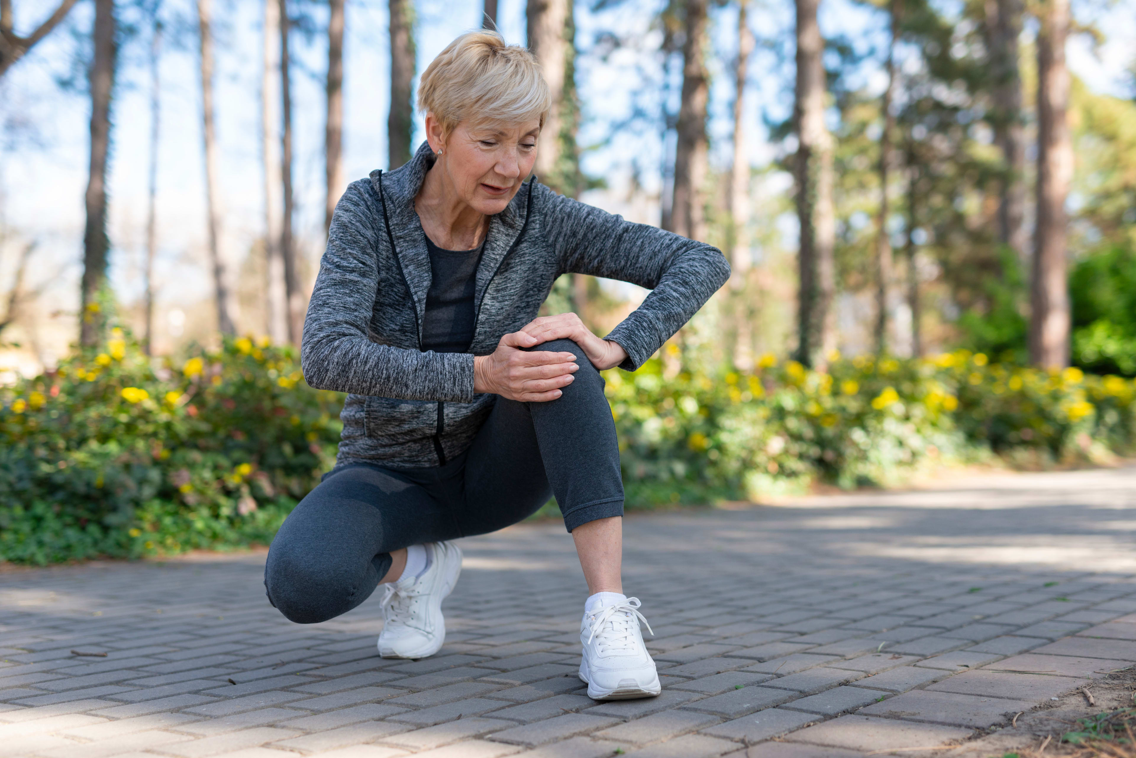 AdobeStock_784335177_knee