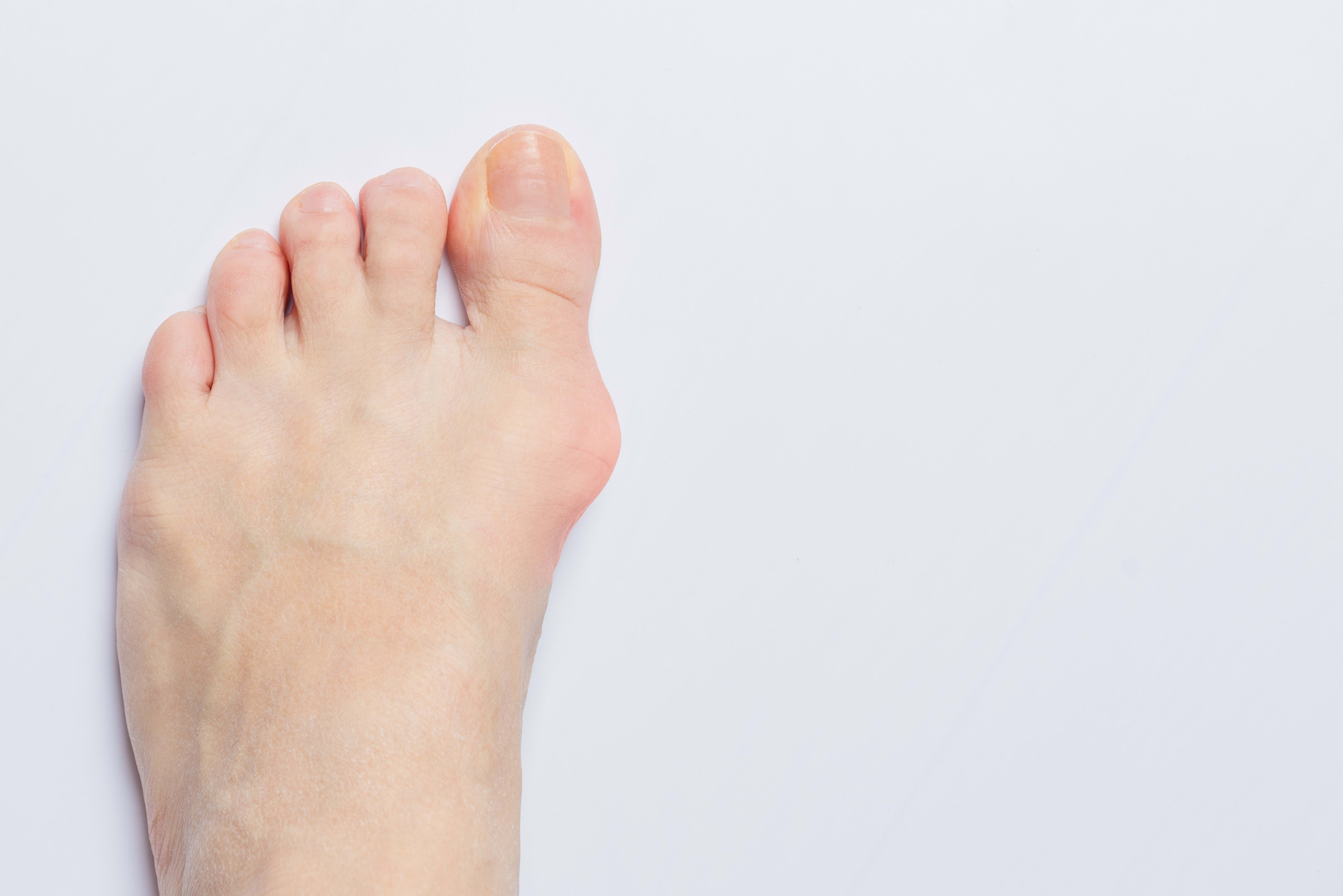 AdobeStock_329900458_feet