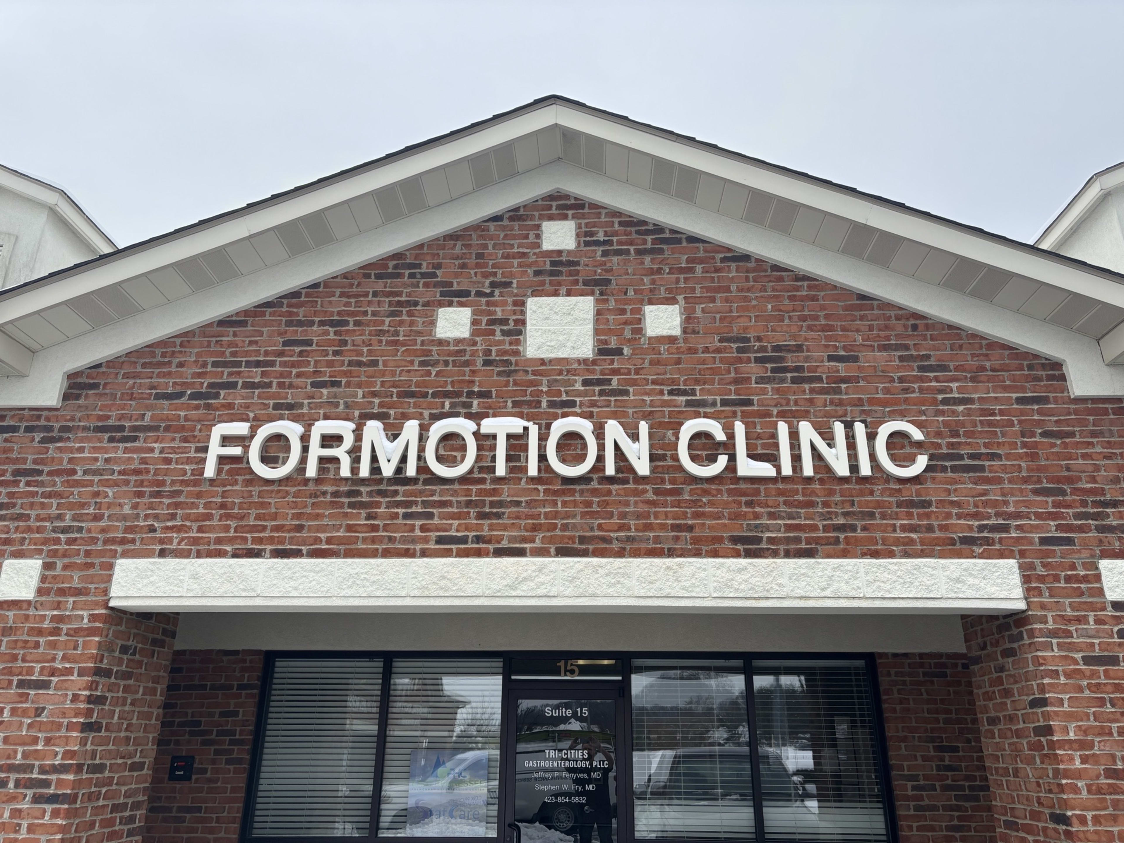 Johnson_City_Exterior_ForMotion-Clinic-Lifestyle-Image